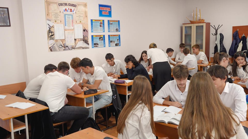 Schoolkids ready for Moldova’s democracy – with Swiss help