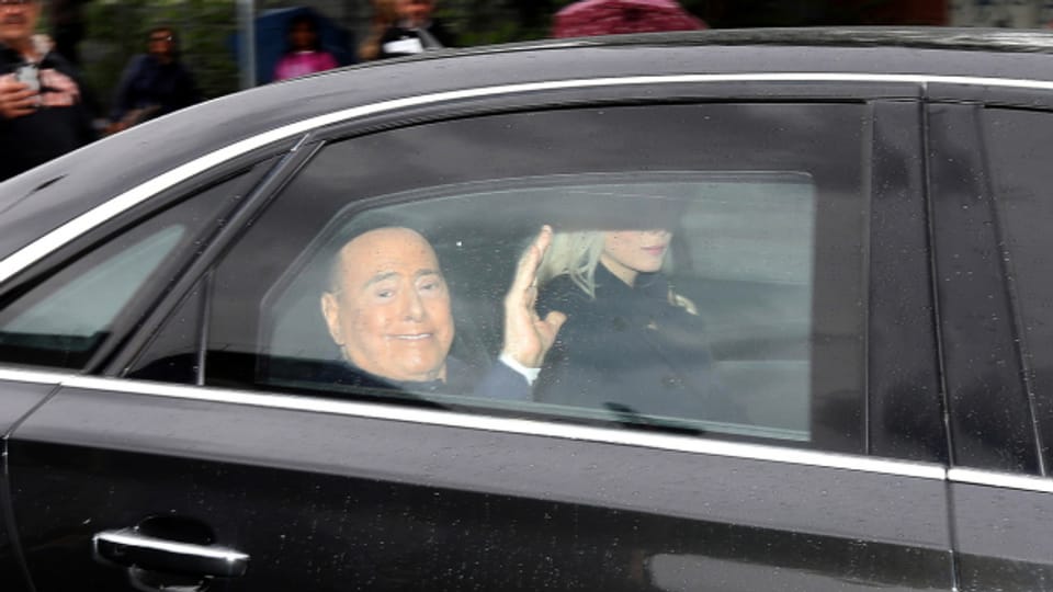 Silvio Berlusconi: Italien betrauert seinen «Cavaliere» - Audio ...