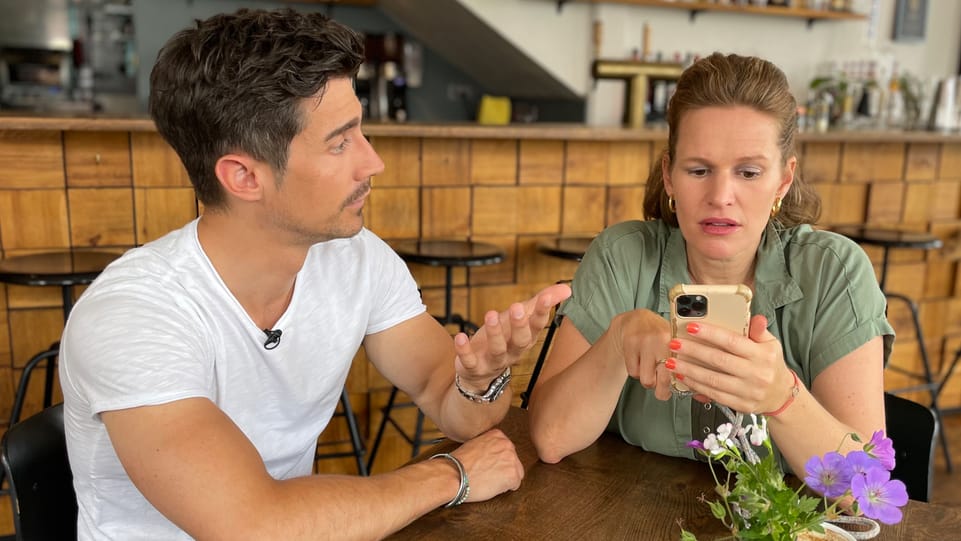 A closer look at Phubbing