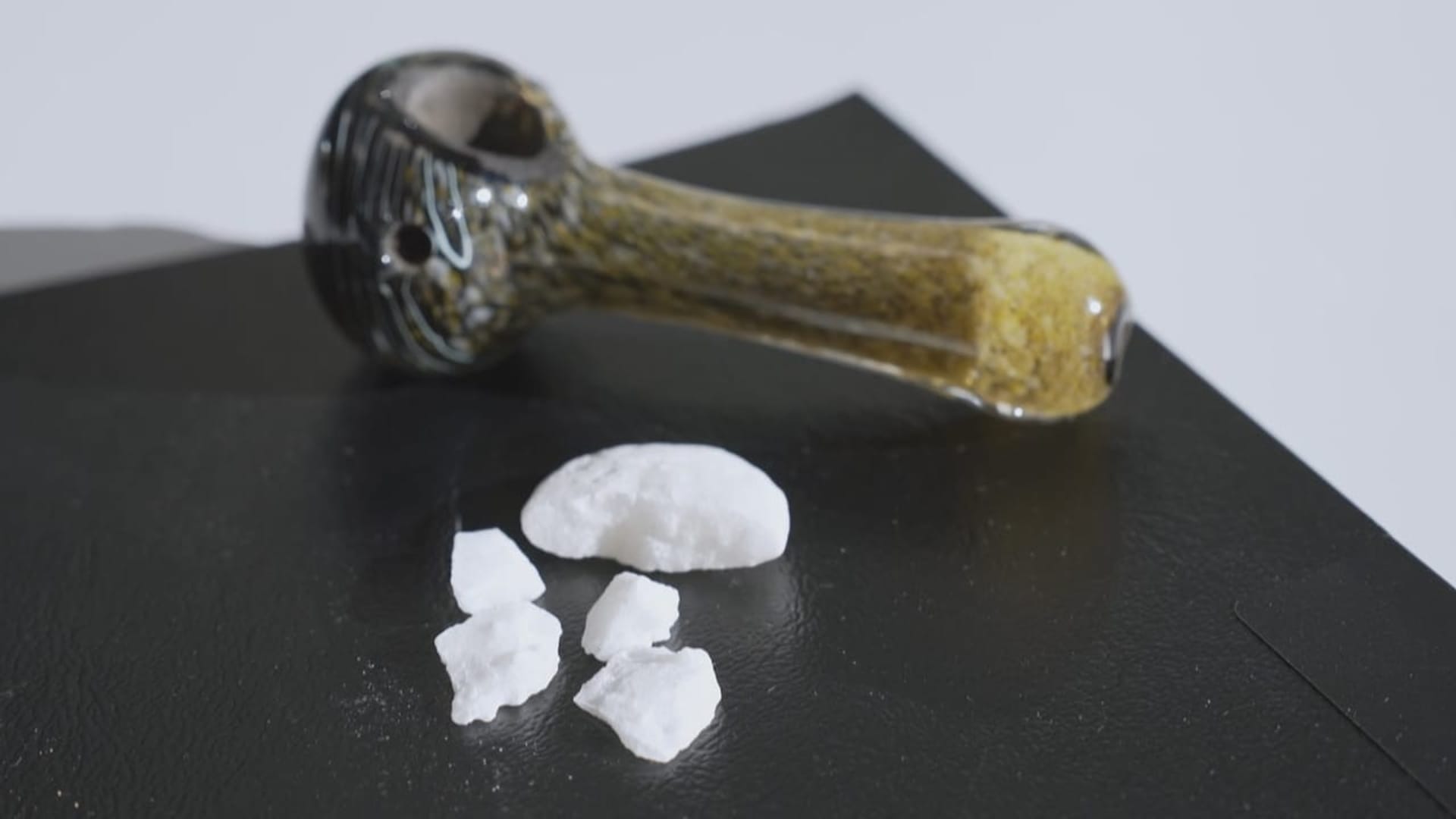 LA LAVINA ALVA – Cuira, crack ed il local da consum