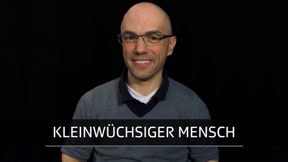 True Talk Kleinwüchsiger «Im Sommer habe ich fremde Achseln auf