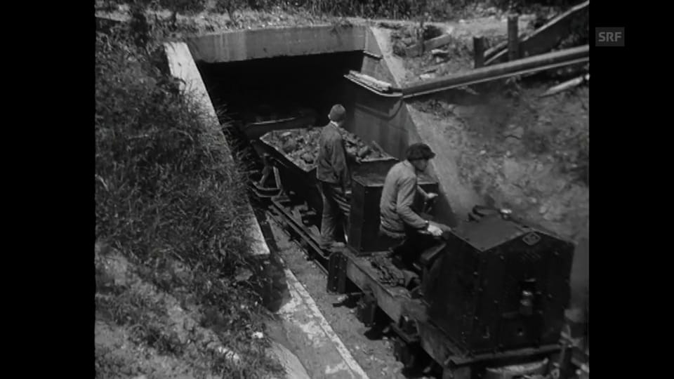 Filmwochenschau vom 30.April 1943 zum Bergwerk Herznach im Aargau