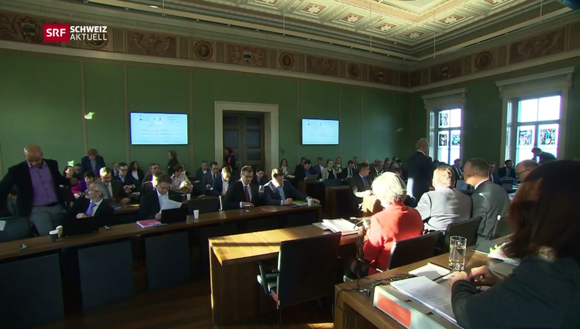 Zuger Kantonsrat und Crypto-Affäre - Schweiz aktuell - Play SRF