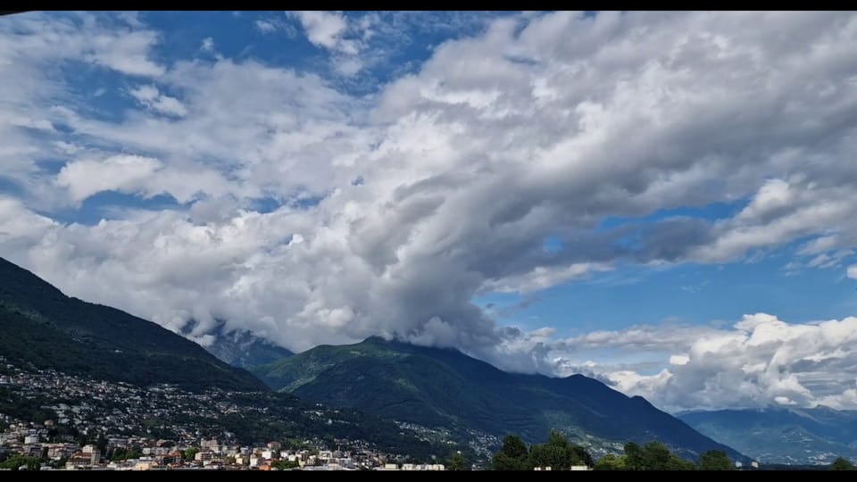 Quellwolken vom 4. Juni in Locarno/TI, Irene Eichhorn