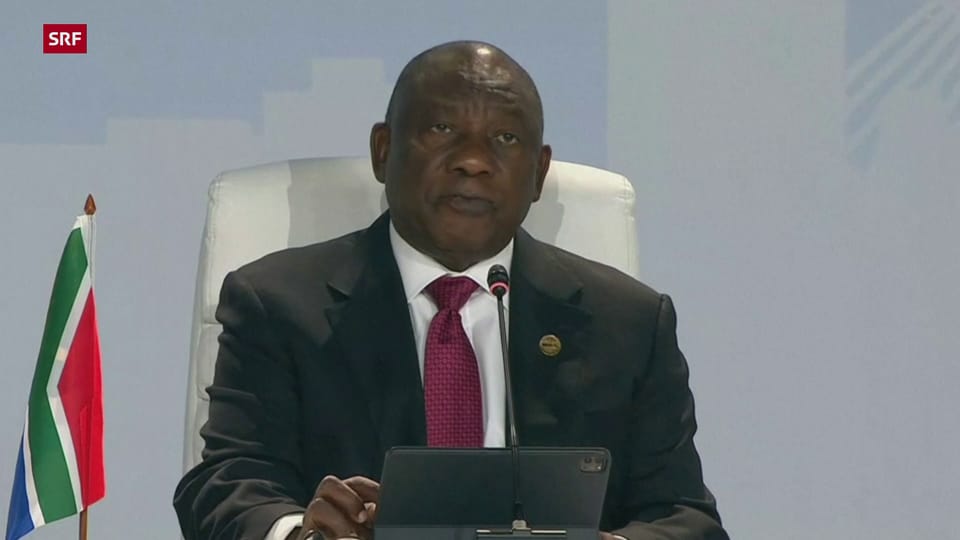Südafrikas Präsident Cyril Ramaphosa gibt die Namen der neuen Mitglieder bekannt