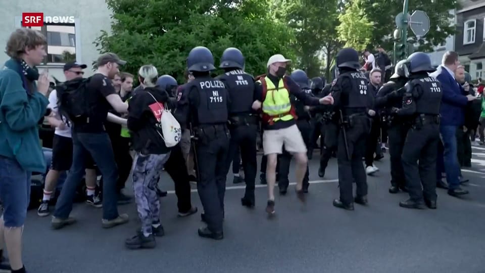 Grosses Polizeiaufgebot am AfD-Parteitag