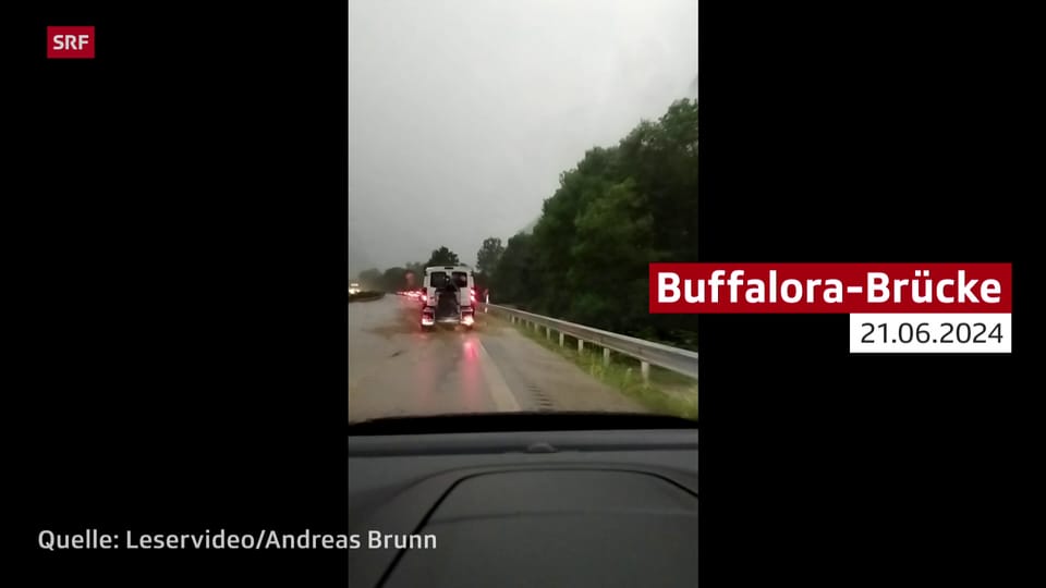 Überschwemmte A13 bei Buffalora-Brücke, Quelle: Leservideo/Andreas Brunn (ohne Ton)
