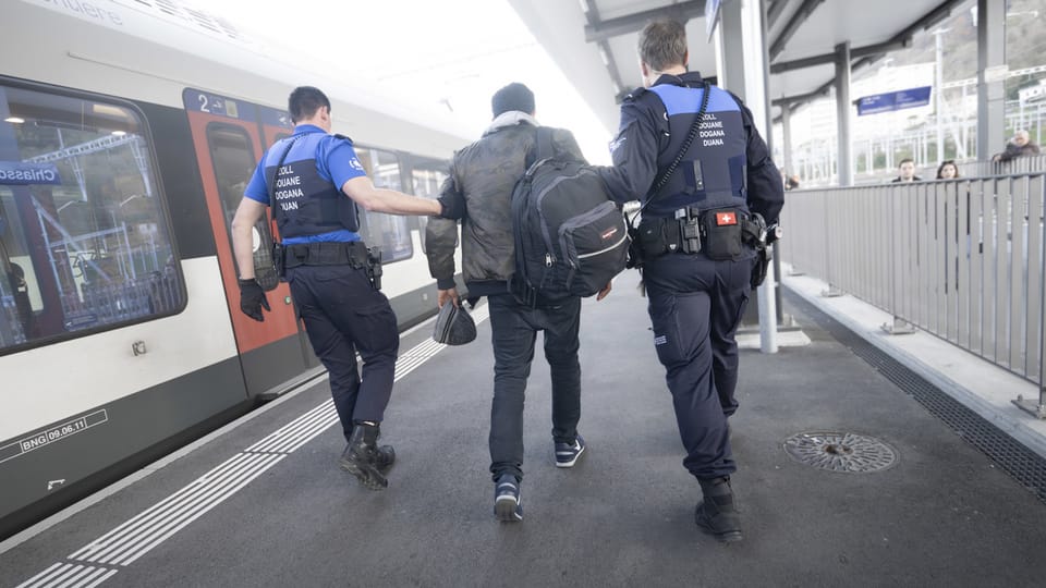 Offener oder restriktiver: Welche Asylpolitik für die Schweiz?