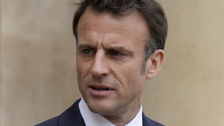 Aus dem Archiv: Frankreichs Präsident Emmanuel Macron ist angeschlagen