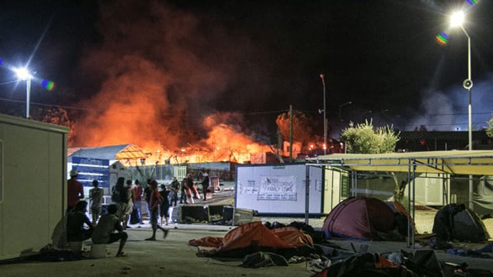 Verheerender Brand in Flüchtlingslager Moria