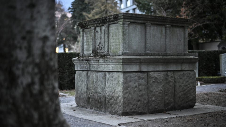 Nazi-Stein in Chur #3: Eine unliebsame Vergangenheit