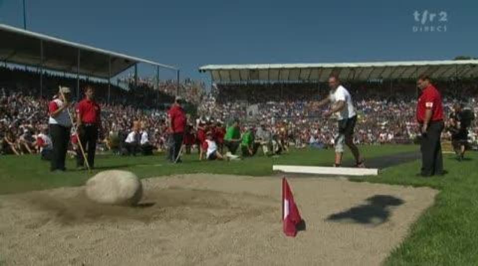 Lancer de pierre / F&ecirc;te f&eacute;d&eacute;rale : les 5 finalistes du lancer de la pierre d'Unspunnen en action &agrave; Frauenfeld. - Sport en vid&eacute;os - Play RTS