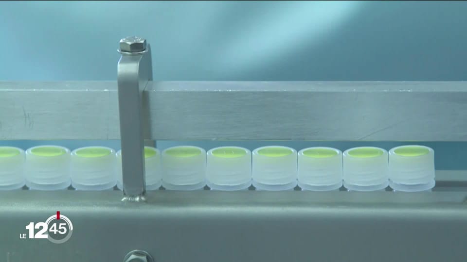 Les 3000 premi&egrave;res doses du traitement aux anticorps de Roche contre le Covid-19 ont &eacute;t&eacute; livr&eacute;es en Suisse - 12h45 - Play RTS