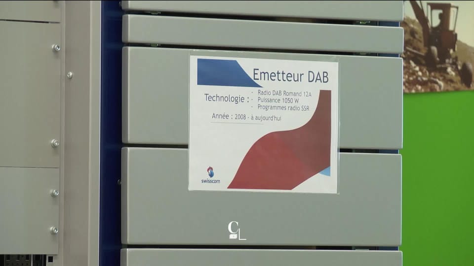 Visite de l'antenne de Chasseral, qui diffuse ses ondes radio loin à la ...
