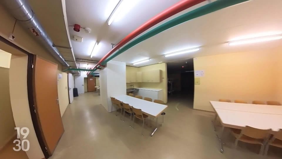 Genève met à disposition ses abris PC comme hébergements d'urgence pour les requérants d'asile. - 19h30 - Play RTS