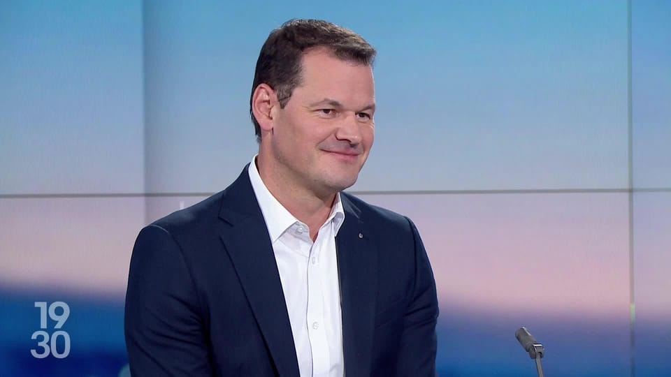 Pierre Maudet réagit à la surfréquentation des trains romands - 19h30 - Play RTS