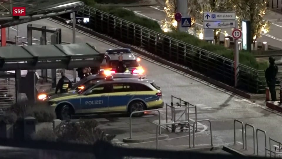 Hamburg: Bewaffneter fährt mit Auto auf Flughafen