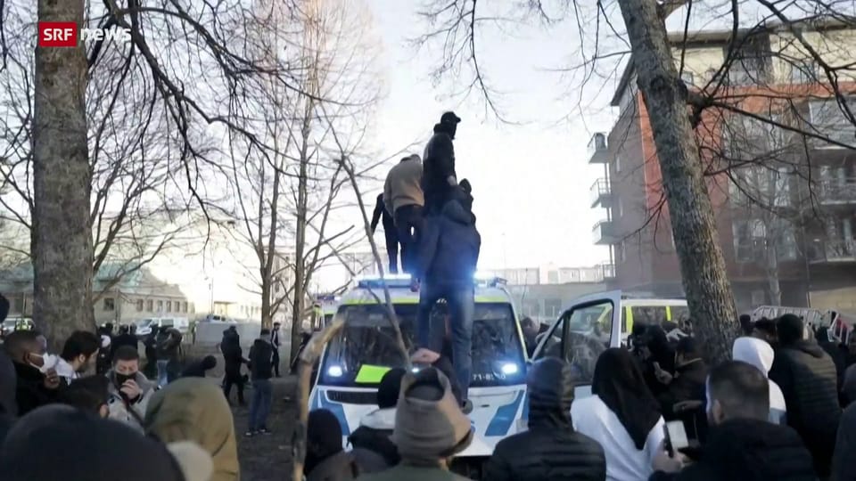 Archiv: Schwedischer Rechtsextremist verbrennt Koran bei Demonstration