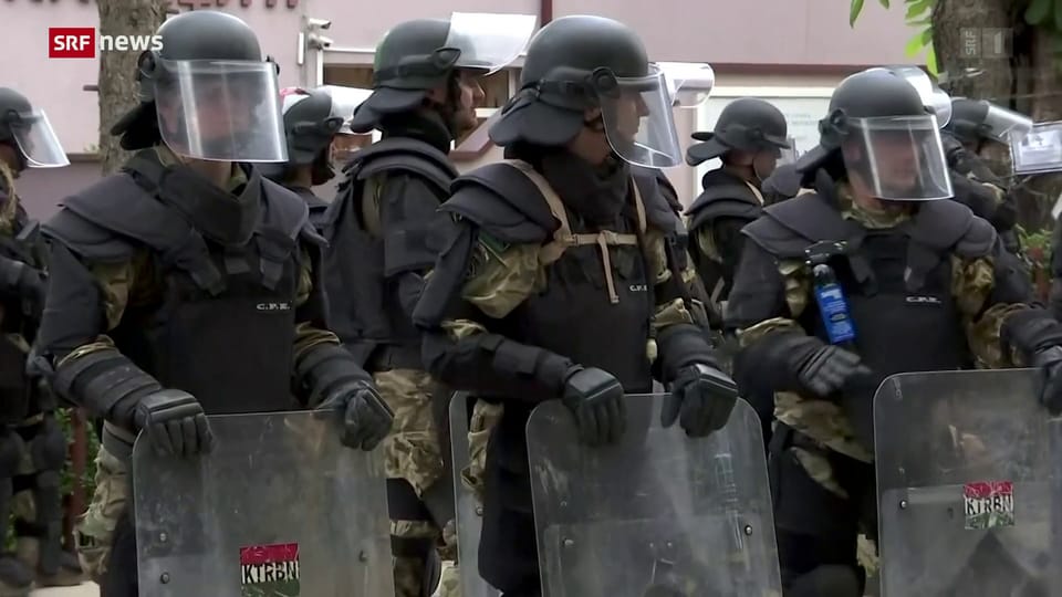 Archiv: KFOR-Soldaten bei Protesten im Norden Kosovos verletzt