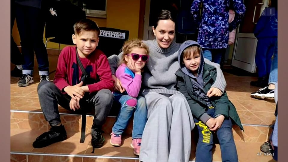 US-Schauspielerin Jolie trifft Flüchtlinge in Westukraine