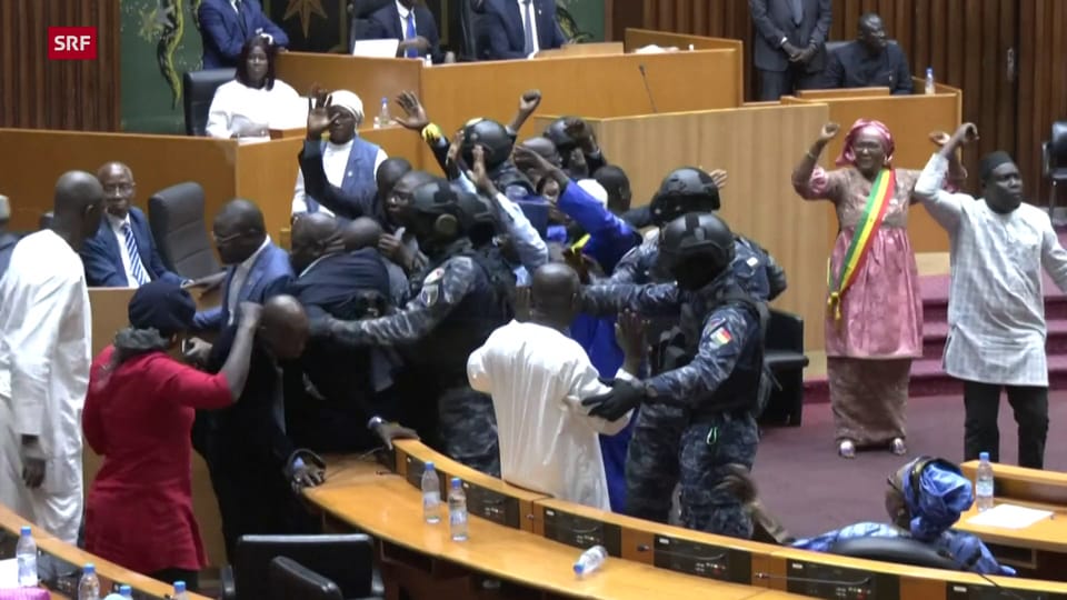 Im senegalesischem Parlament kommt es zu Unruhen 
