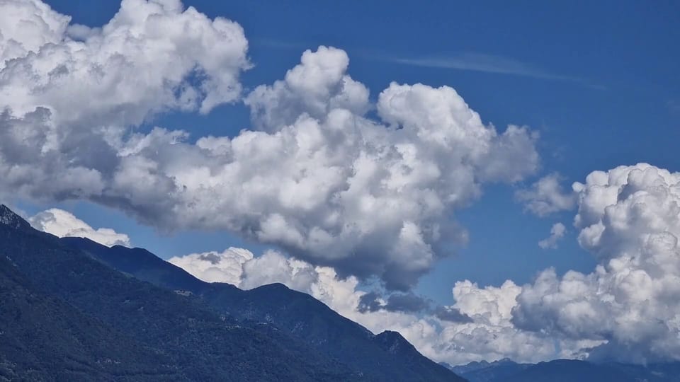 Wolkentanz über Locarno/TI, 25. Juli, Irene Eichhorn