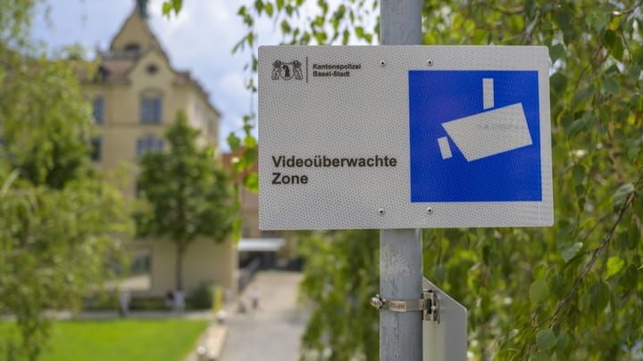 Seltenes Mittel in der Schweiz: Die Dreirosenanlage in Basel wird neu von Videokameras überwacht