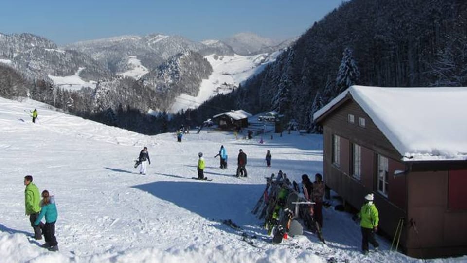 Kaum noch Schnee im Jura: Trotzdem investiert die Region in ihr «Wingä-Beizli»