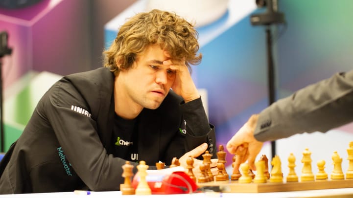 Ruiniert sich der Schach-Bund selber? Carlsen fordert Änderungen im WM-Format (Radio SRF)