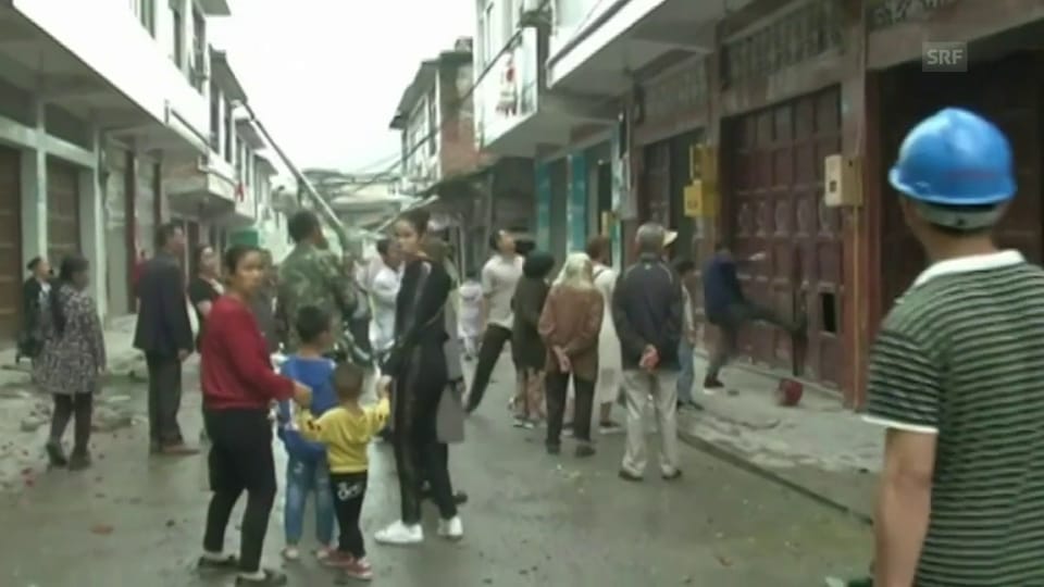 Zerstörte Häuserfassaden nach Erdbeben in China