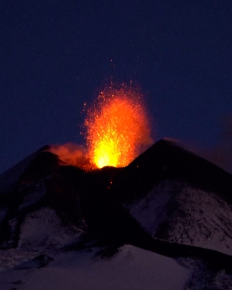 Archiv: Grösster aktiver Vulkan Europas bricht erneut aus