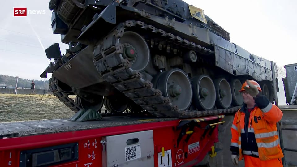 25 Schweizer Leopard-2-Panzer auf dem Weg nach Deutschland 