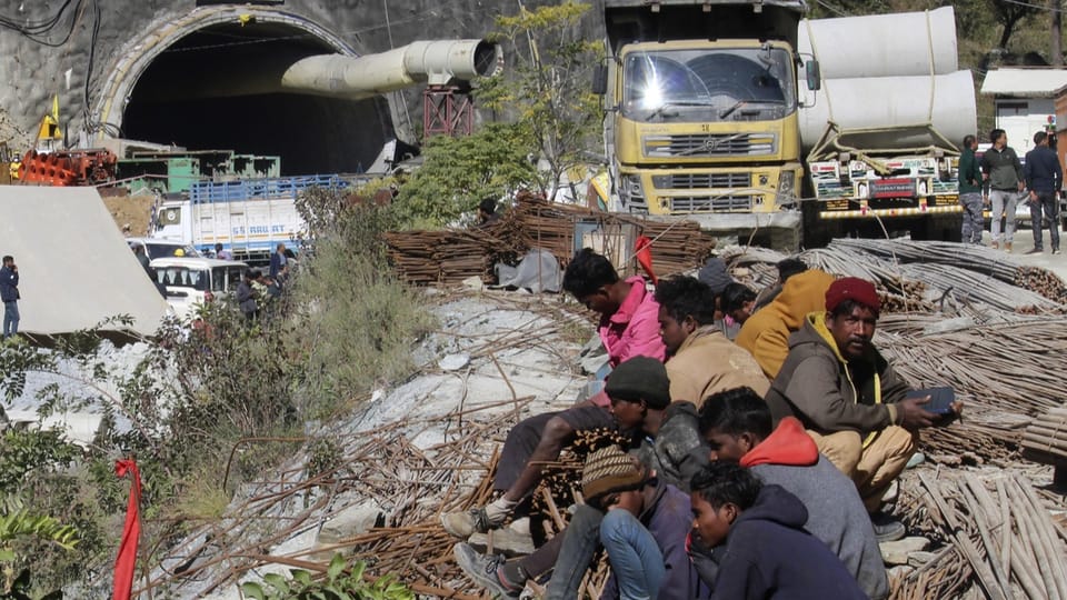 Indien: 41 Arbeiter verschüttet in Tunnel