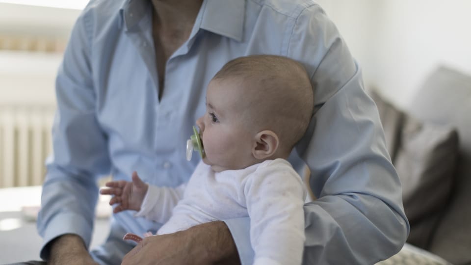 Vaterschaftsurlaub führt zu Röstigraben innerhalb der SVP