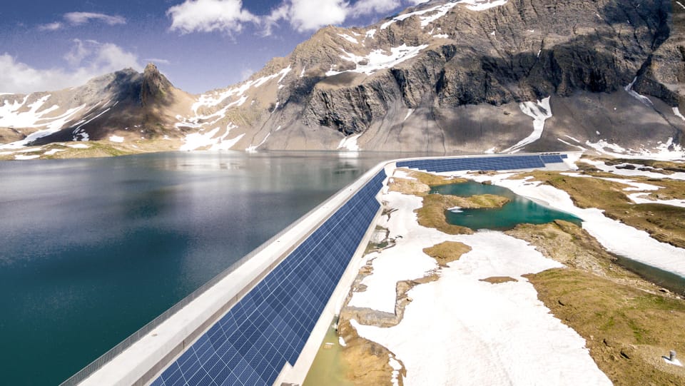 Mit über einem Kilometer Länge die längste Solaranlage der Schweiz