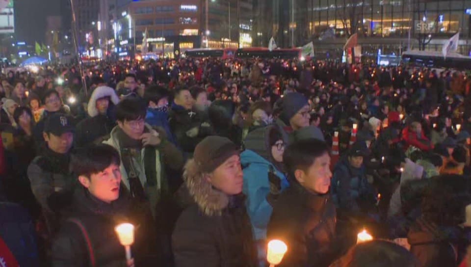 Südkoreaner demonstrieren friedlich gegen Präsidentin