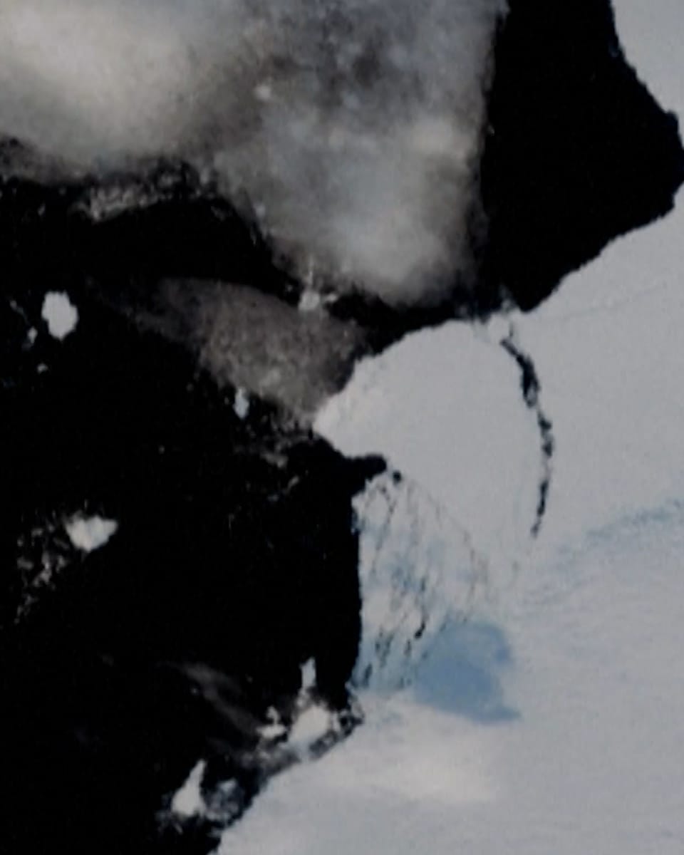 Archiv: Antarktischer Eisberg so gross wie Kanton Luzern bricht ab