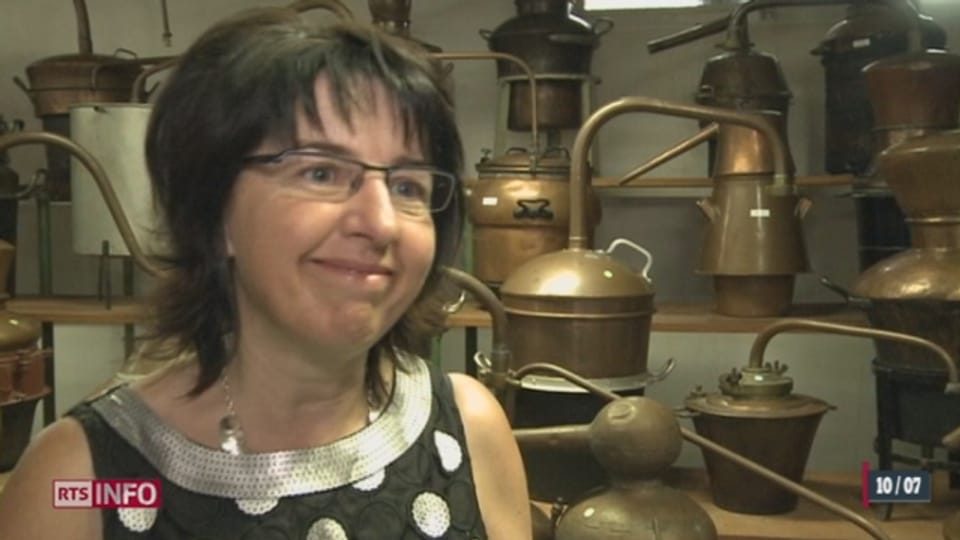 19h30 La régie fédérale des alcools confie sa collection d'alambics