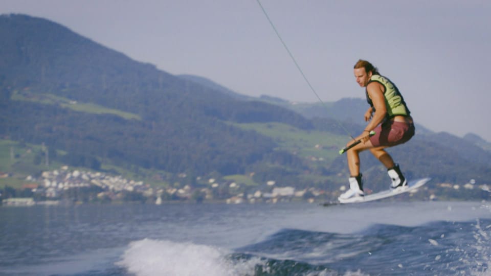 Challenge (Hiver) Lac de Zurich Repousser les limites du wakeboard Play RTS