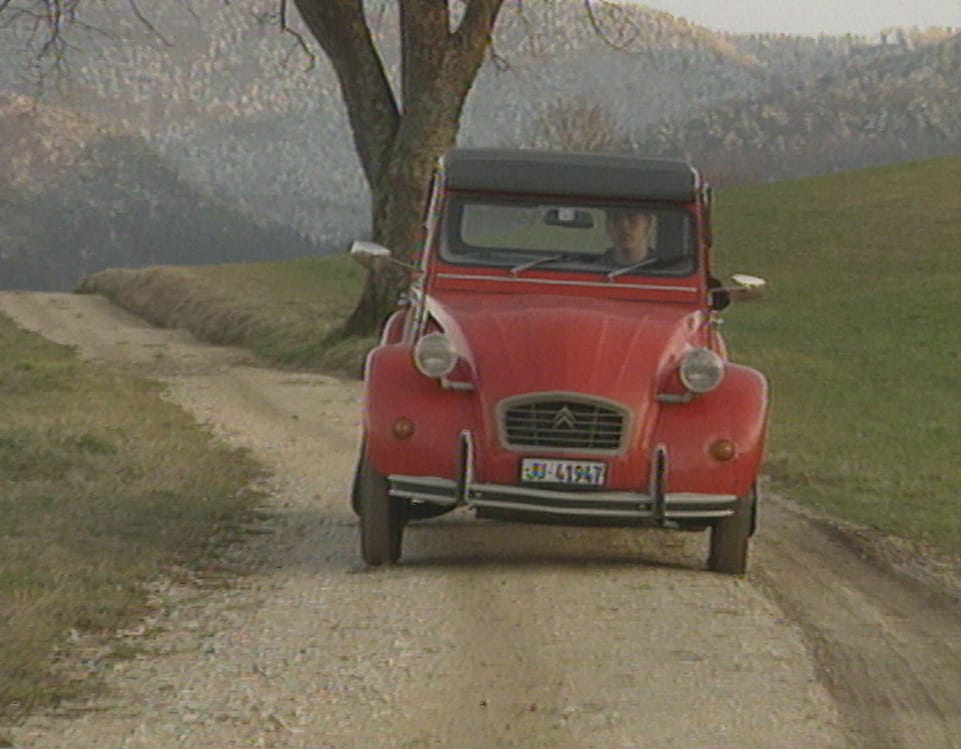 Le Téléjournal - La 2CV, une voiture de légende - Play RTS