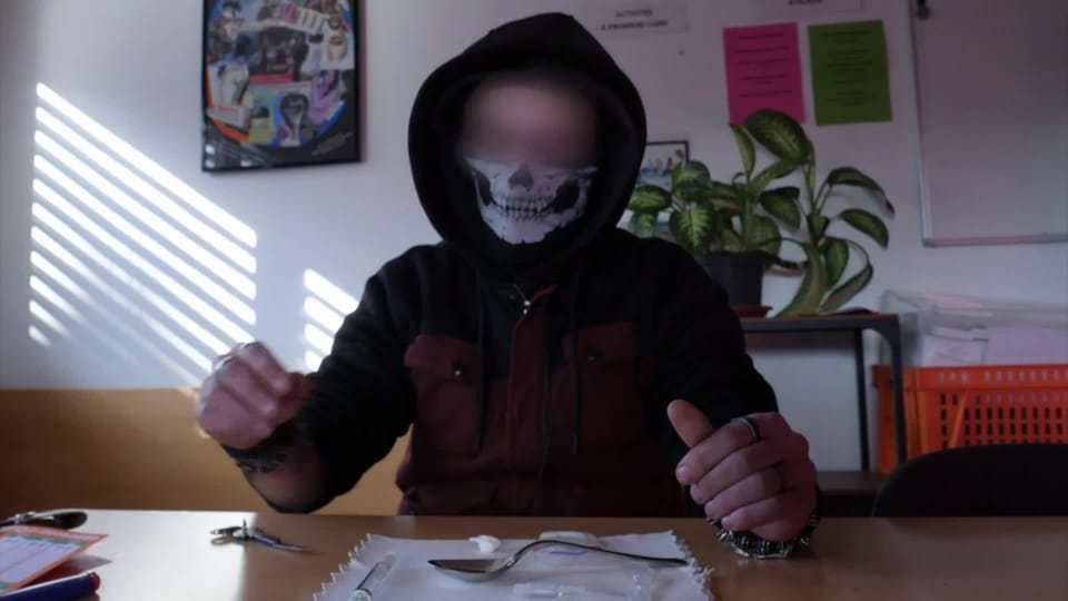 Mise au point - La consommation de crack explose dans les rues de Genève - Play RTS