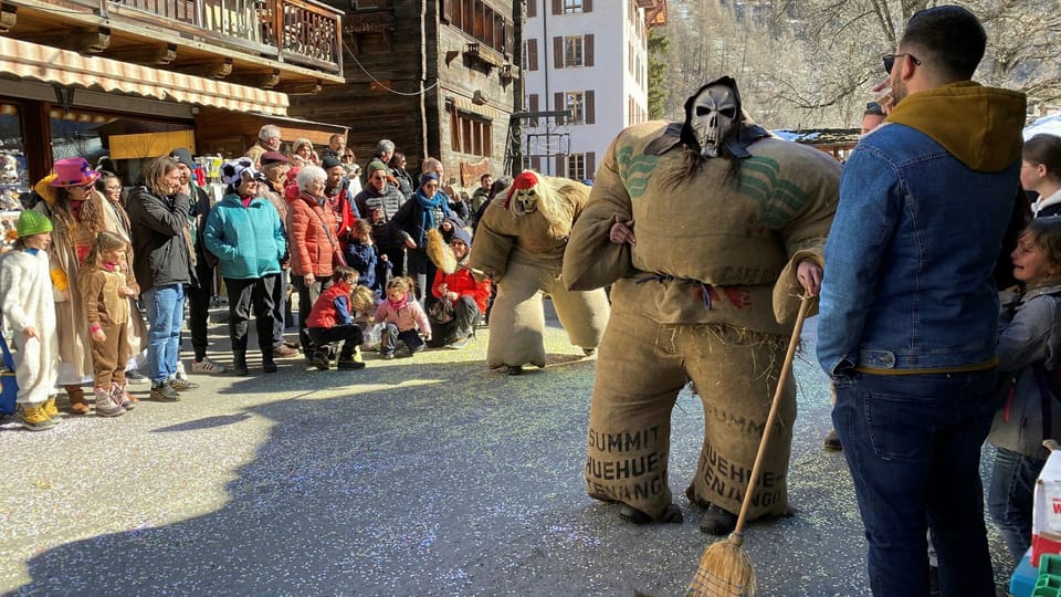 Les Alpes Suisses Entre traditions et superstitions Le carnaval du