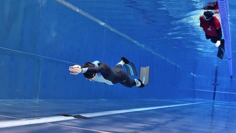 Senza flad – Corina Schmed va als cunfins