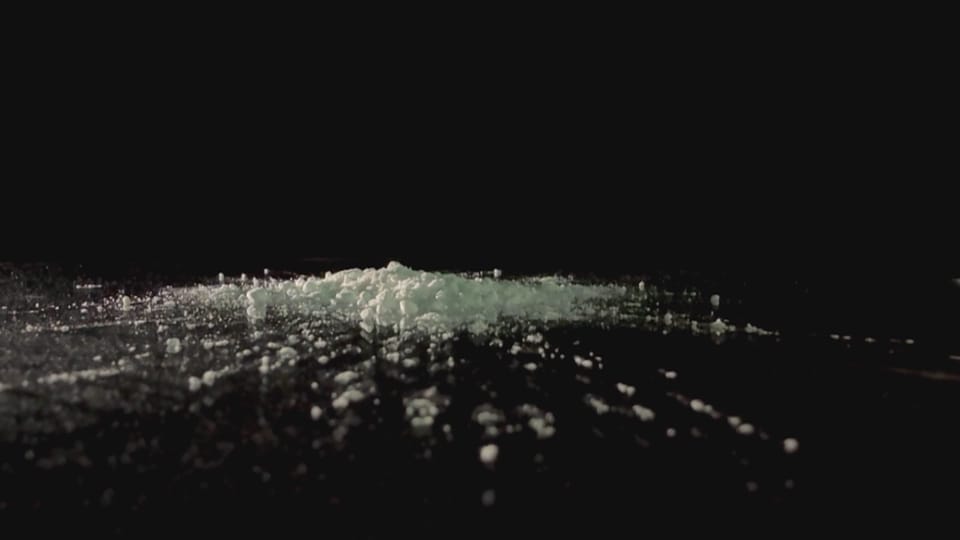 LA LAVINA ALVA – Cuira, crack ed il local da consum