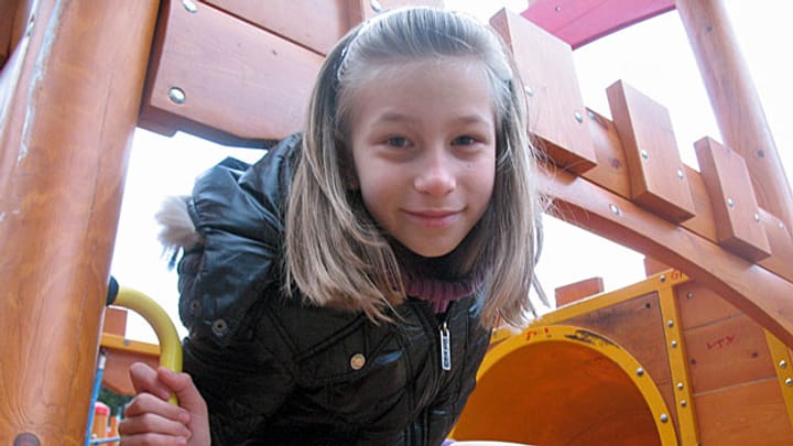 Angelina, 9, lebt in Sofia