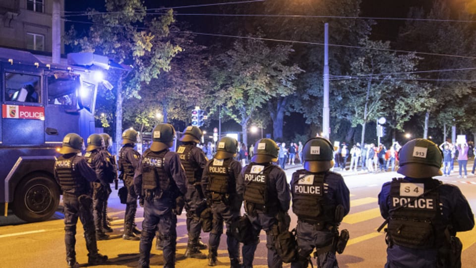 Polizei reagiert auf Kritik an Einsatz an Corona-Demo