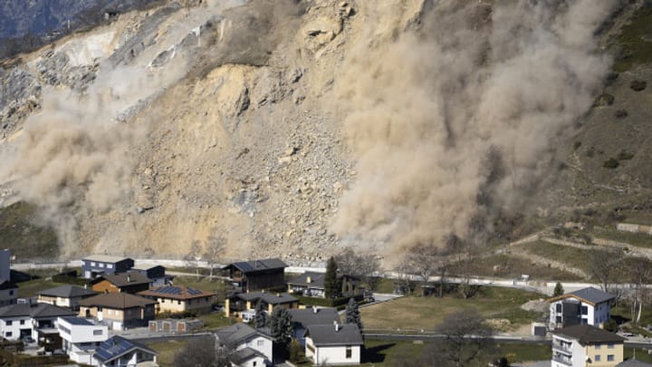 Nach Hangrutsch Ende Januar: Fels in Raron gesprengt