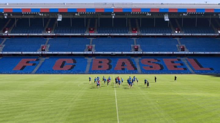 Der FCB Basel trainiert wieder unter speziellen Umständen