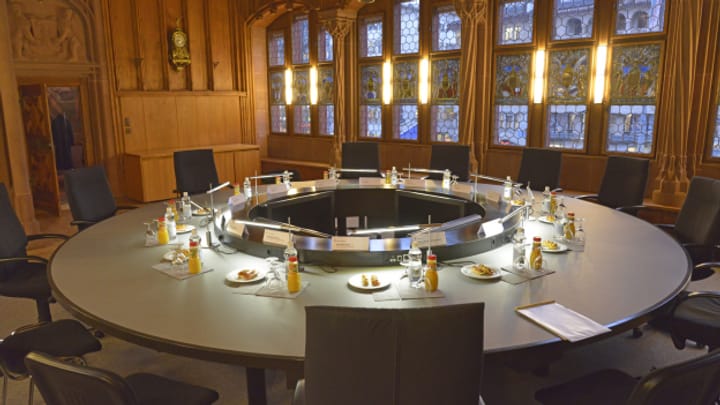 Aus dem Archiv: Wie viele Regierungsräte braucht Basel?