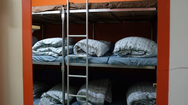 Archiv: Bund nimmt weitere Asylunterkunft in Aesch BL in Betrieb